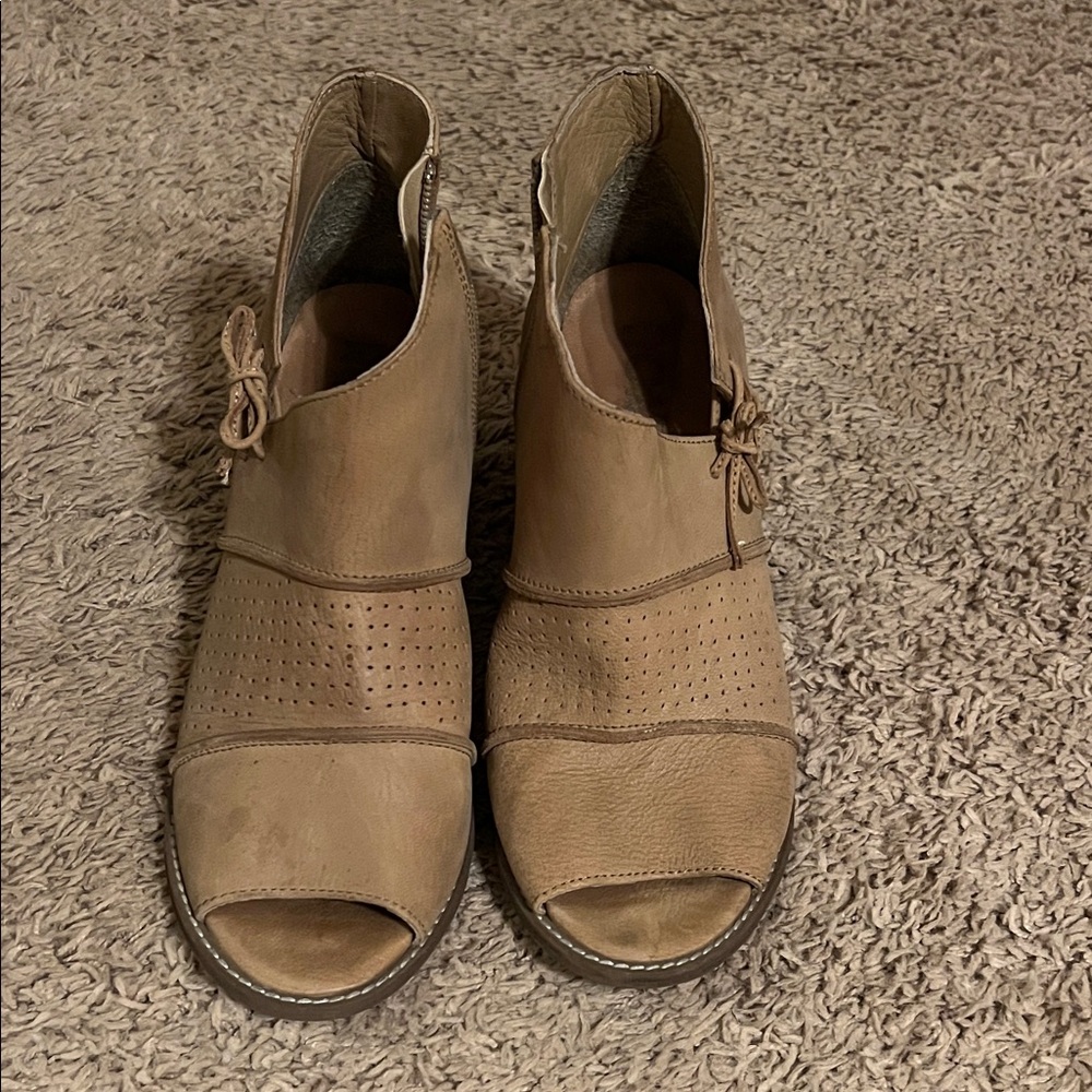Elegant Tan Peep-Toe Ankle Booties